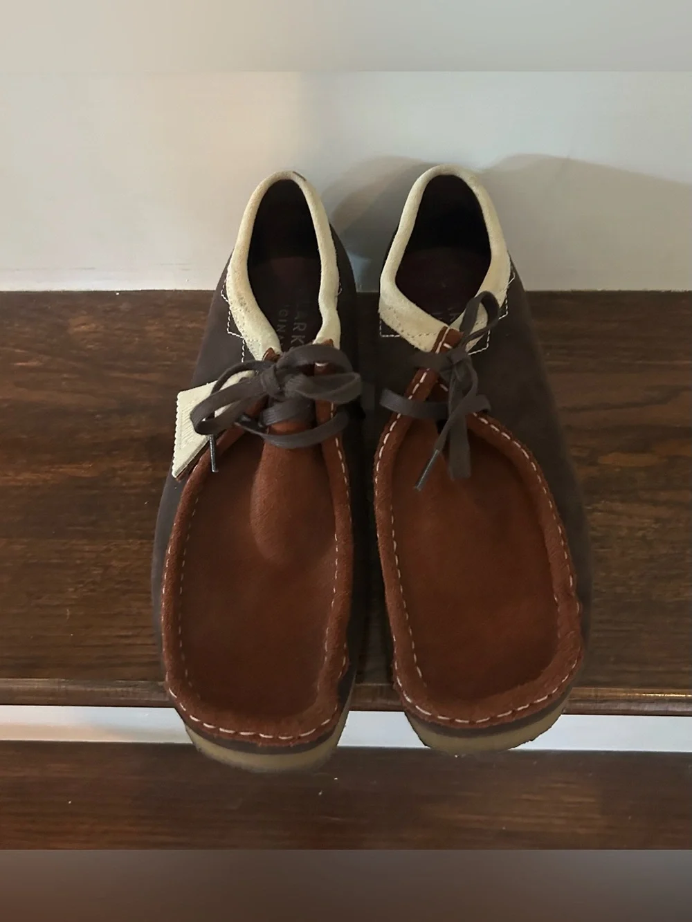 Clarks Wallabee stitch Dark Tan premium Suede Lace Up 10.5